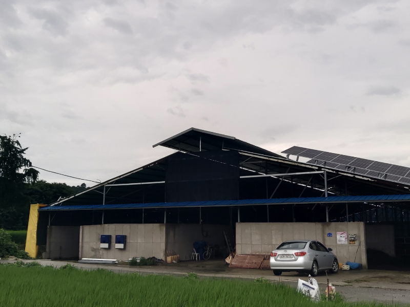 만정 태양광 우사건물 외부전경.png